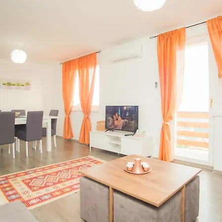 Gardenlux Nyaraló *